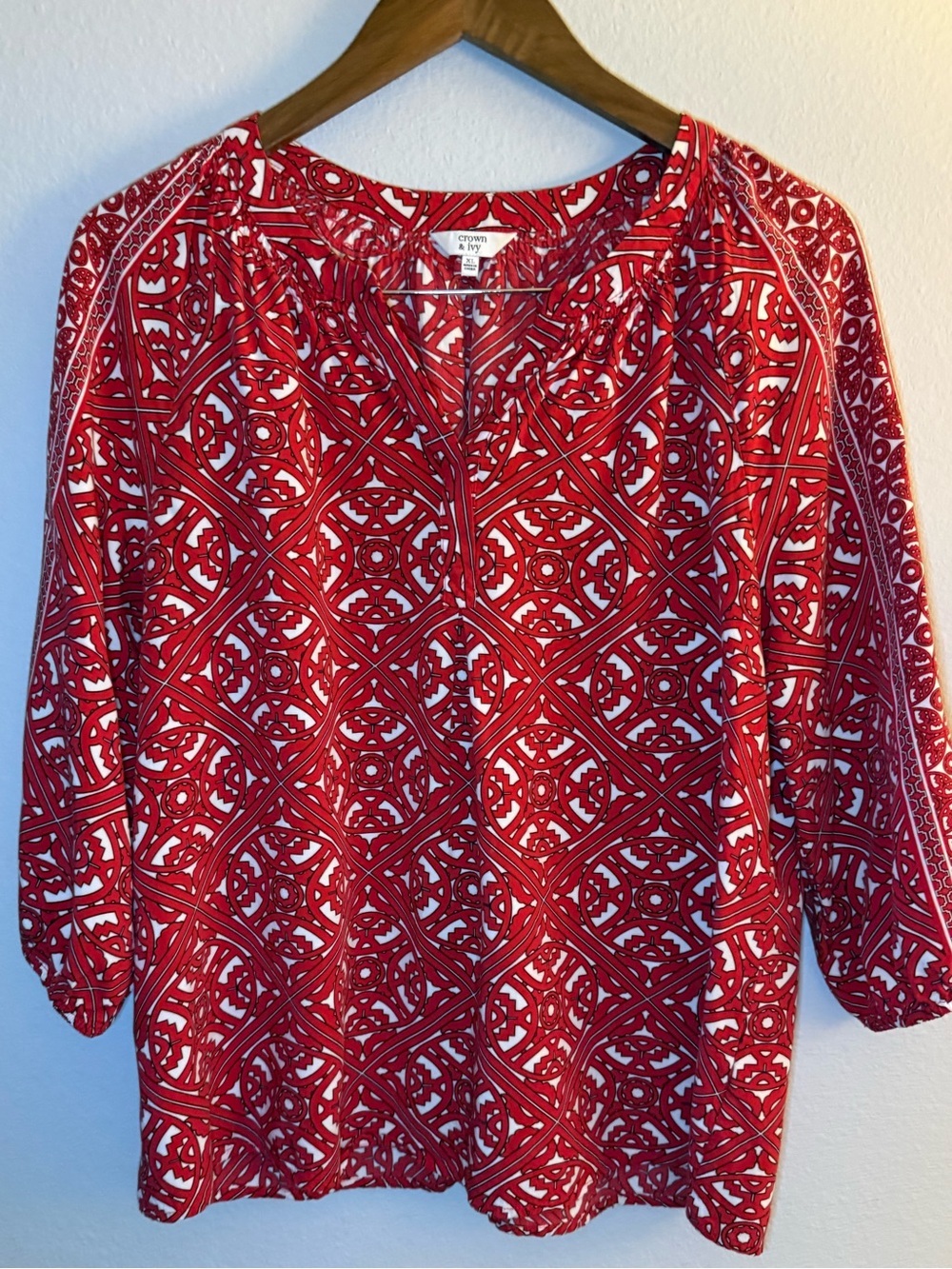 crown & ivy Red Printed Split-Neck Women's Blouse